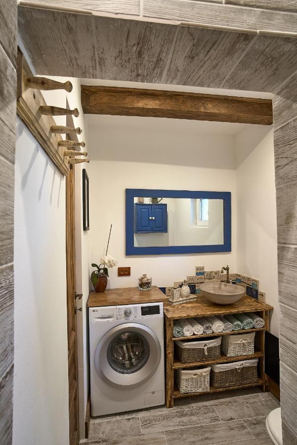 Walnut Tree Cottage Sacele Bagian luar foto