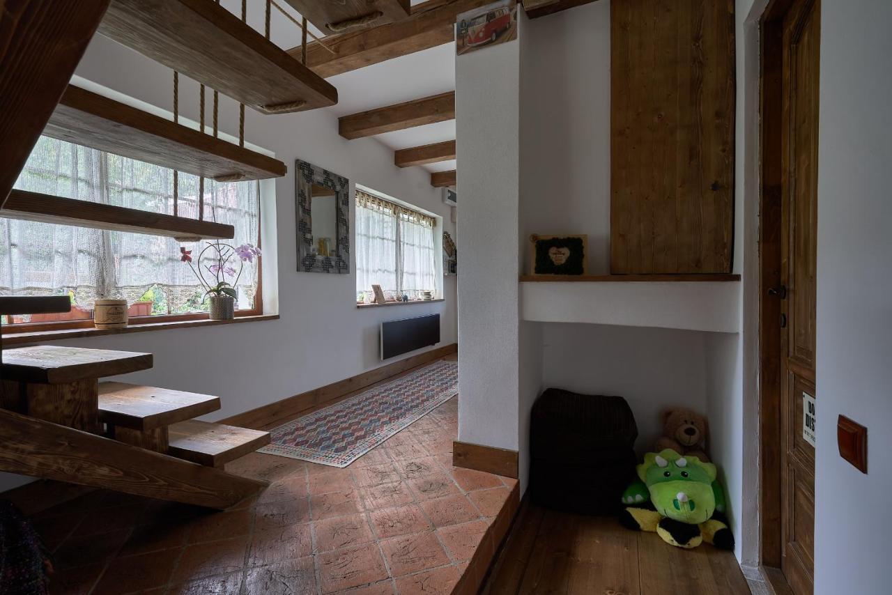 Walnut Tree Cottage Sacele Bagian luar foto